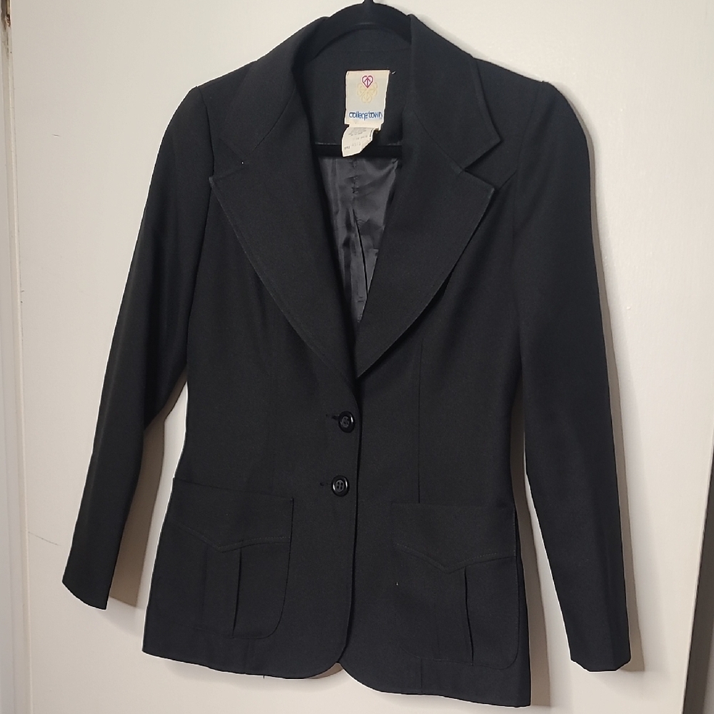Chic Black Blazer